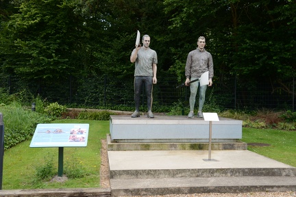 Redgrave and Pinsent Statue1